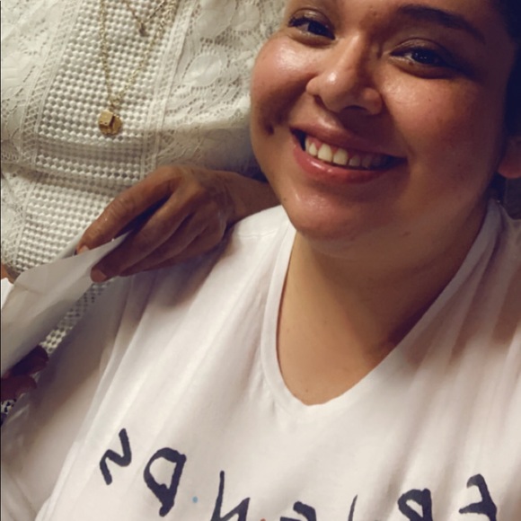 Meet your Posher, Yesenia - Picture 1 of 1